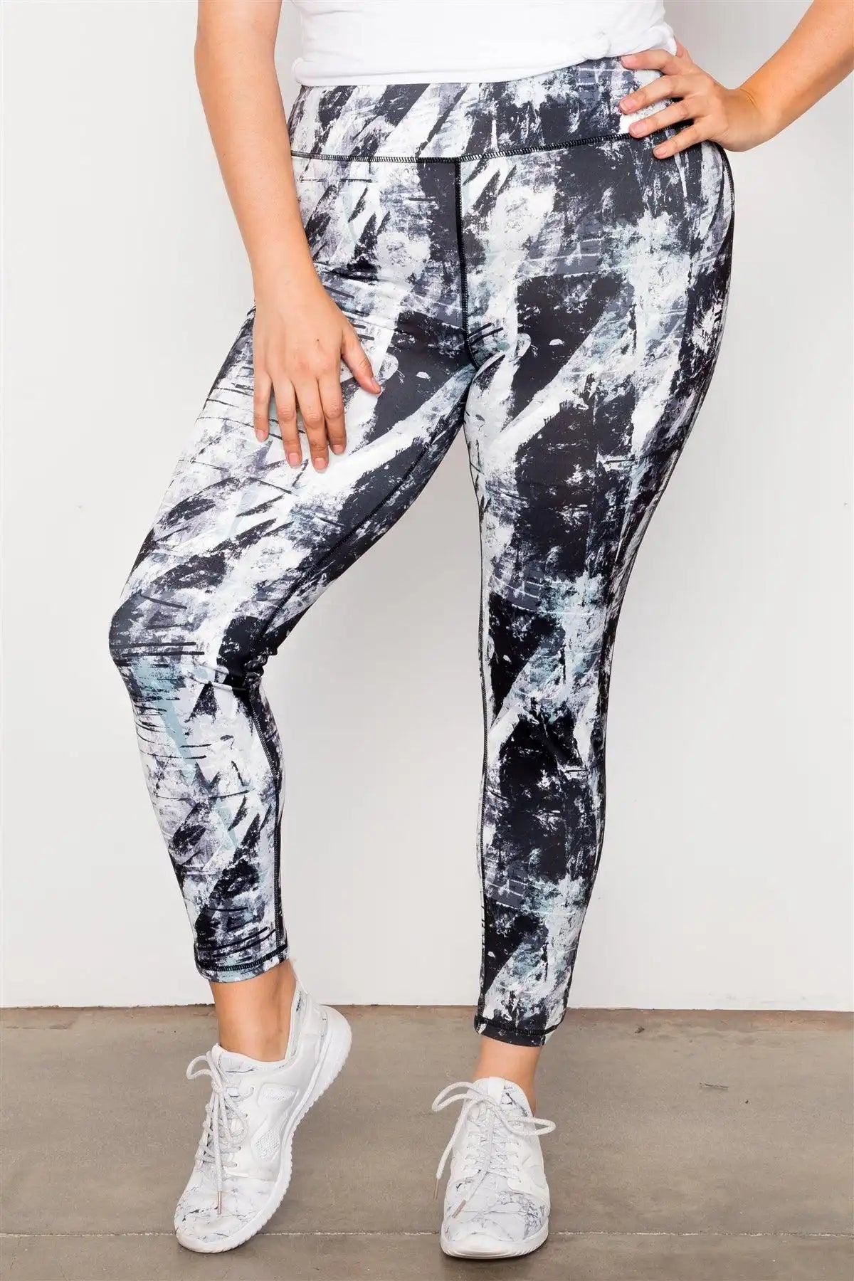 black-white-plus-size-active-athletic-mid-rise-abstract-leggings zoom