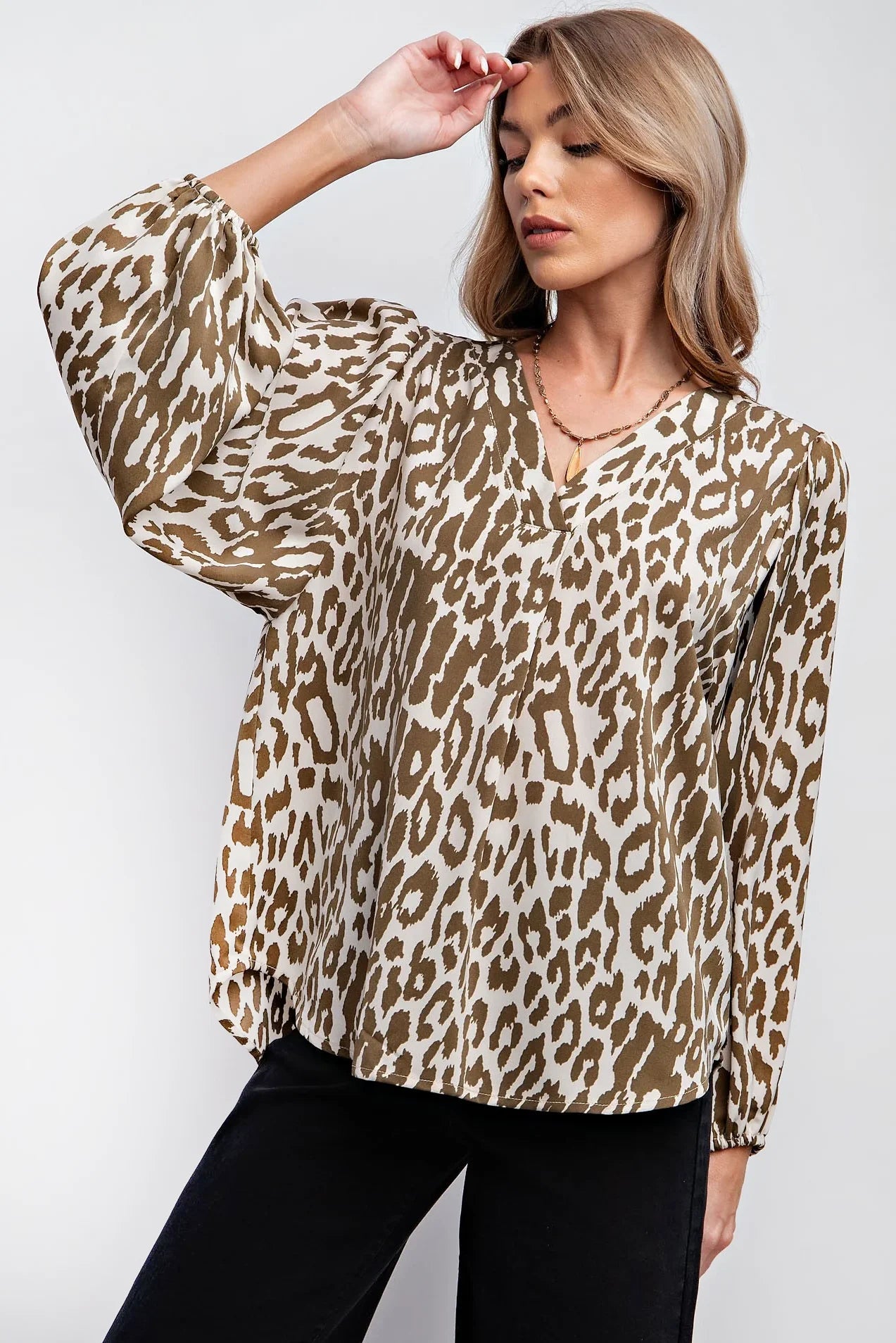 Chic Leopard Print V-Neck Balloon Sleeve Top