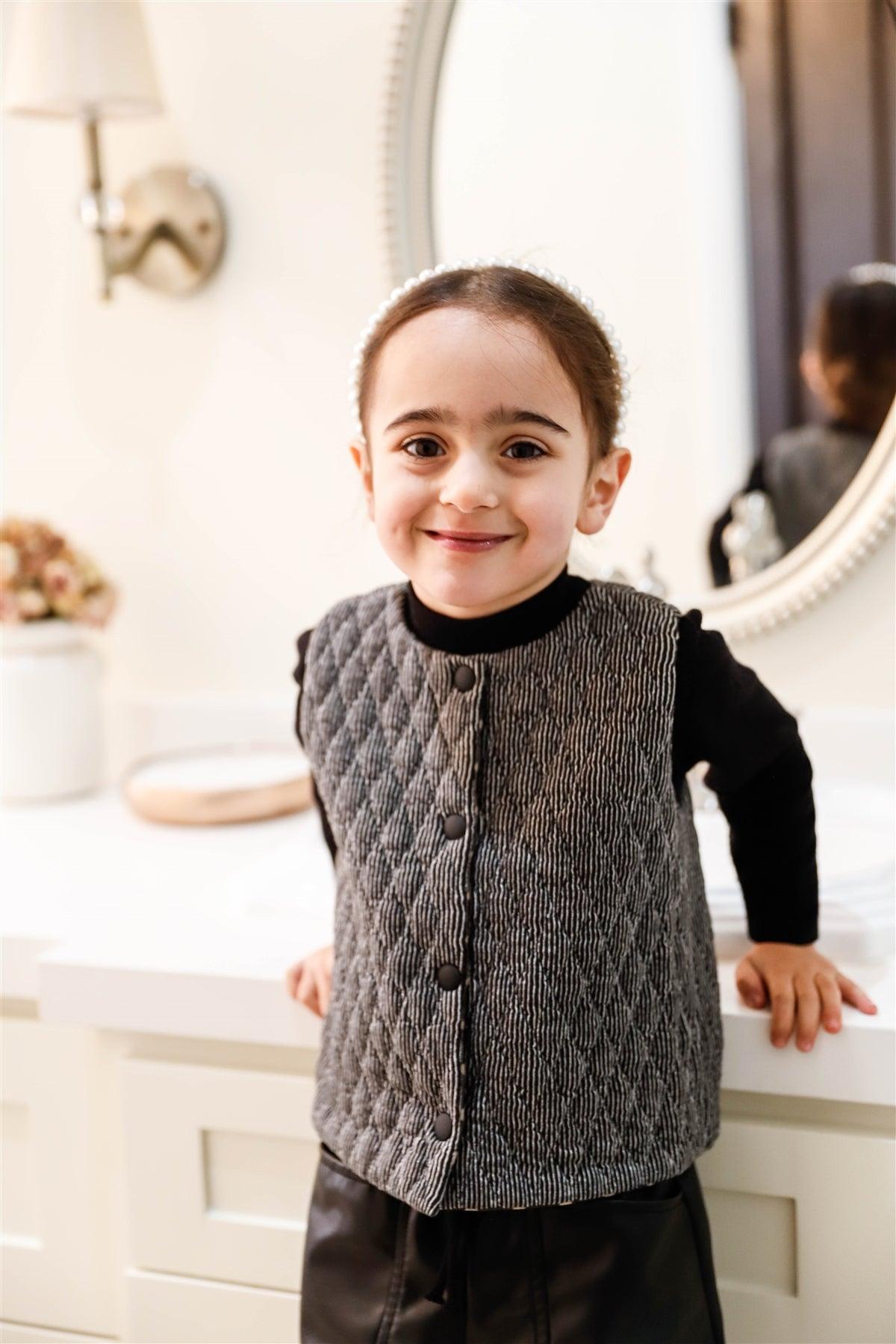 Toddler Girls Black & Off-White Quilted Stripe Reversible Polka Dot Velvet Button Up Vest /3-3