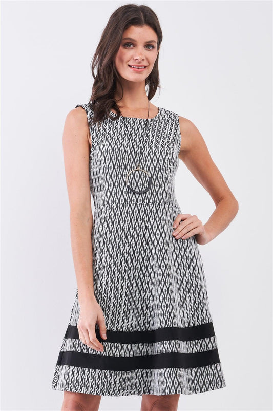 Black & White Diamond Print Round Neck Sleeveless Fitted Flare Mini Dress /2-3-2