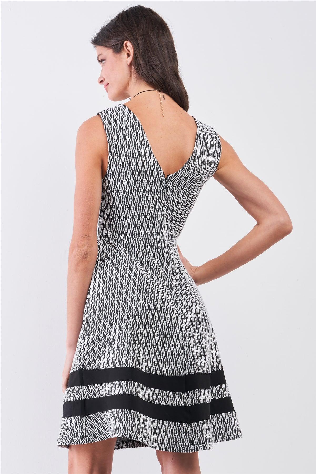 Black & White Diamond Print Round Neck Sleeveless Fitted Flare Mini Dress /1-2-2